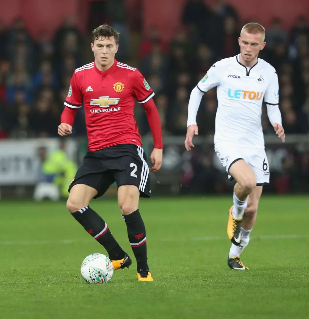 也加深了他 也加深了他